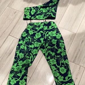 Zara Green/Blue Floral two piece set. The bottom is small and the top is large